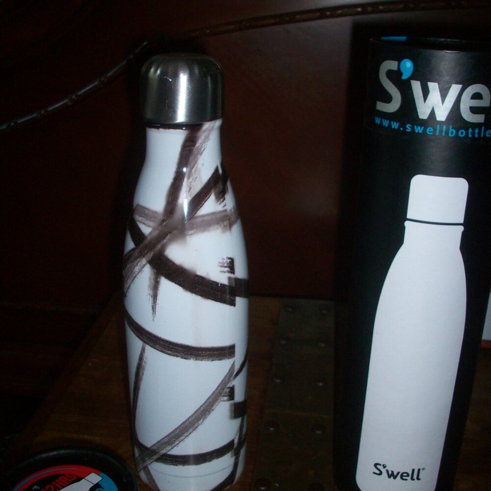 S'well Vacuum Insulated Stainless Steel Water Bottle,  Swell 17 oz